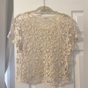 Kimchi Blue crochet short sleeve top